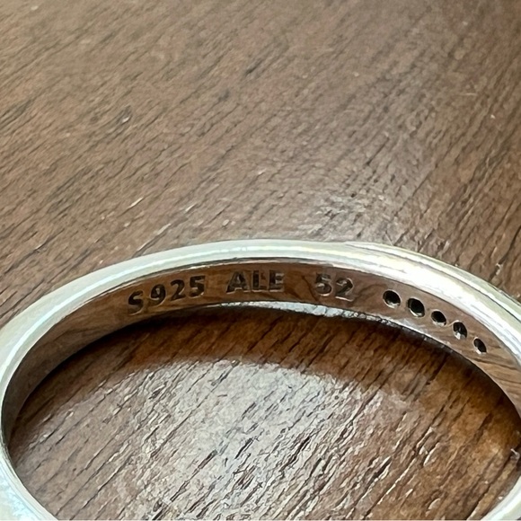 Pandora Sparkling Bow Ring - Picture 5 of 5